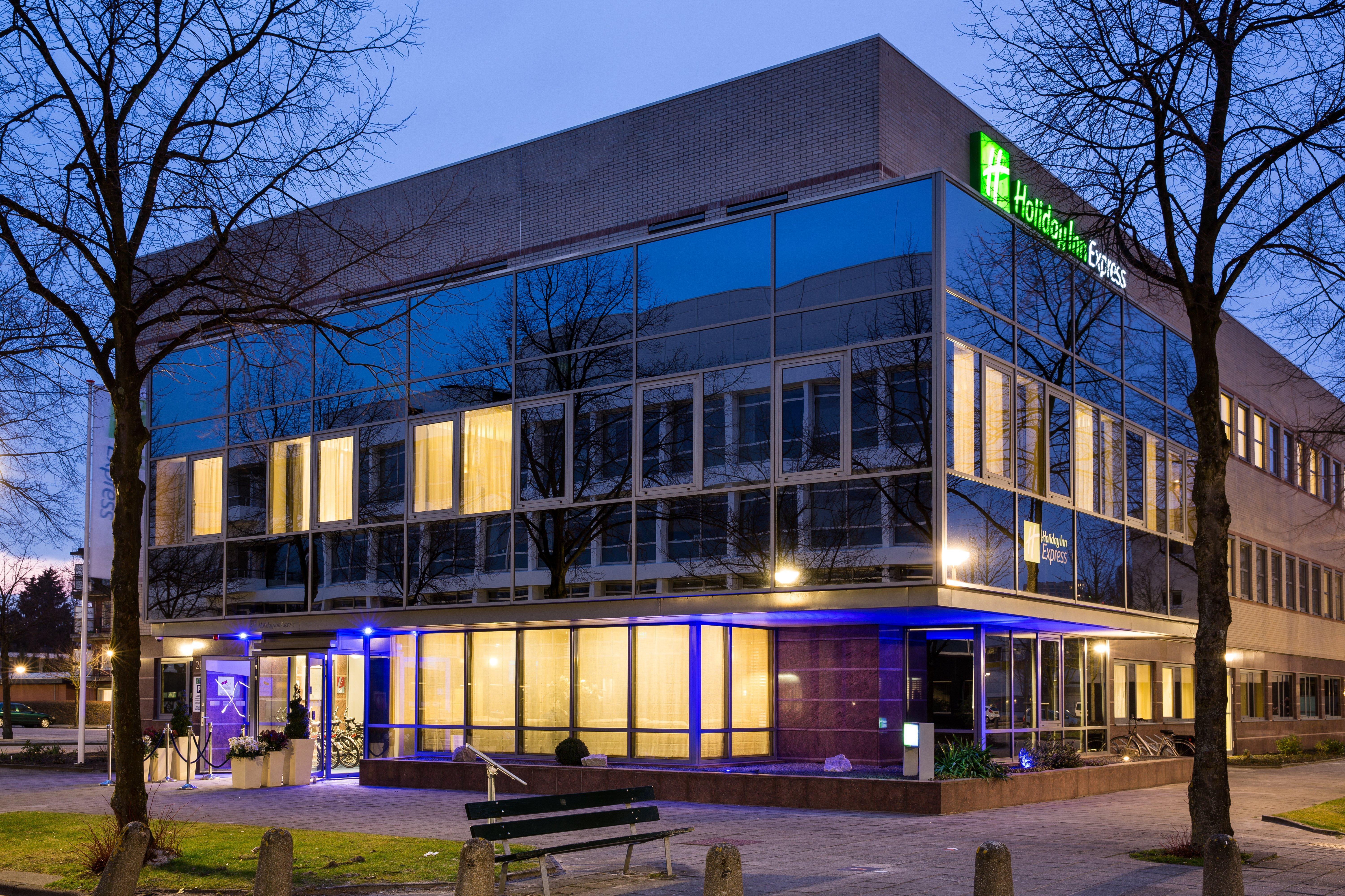 Holiday Inn Express Amsterdam - South, An Ihg Hotel Exterior photo